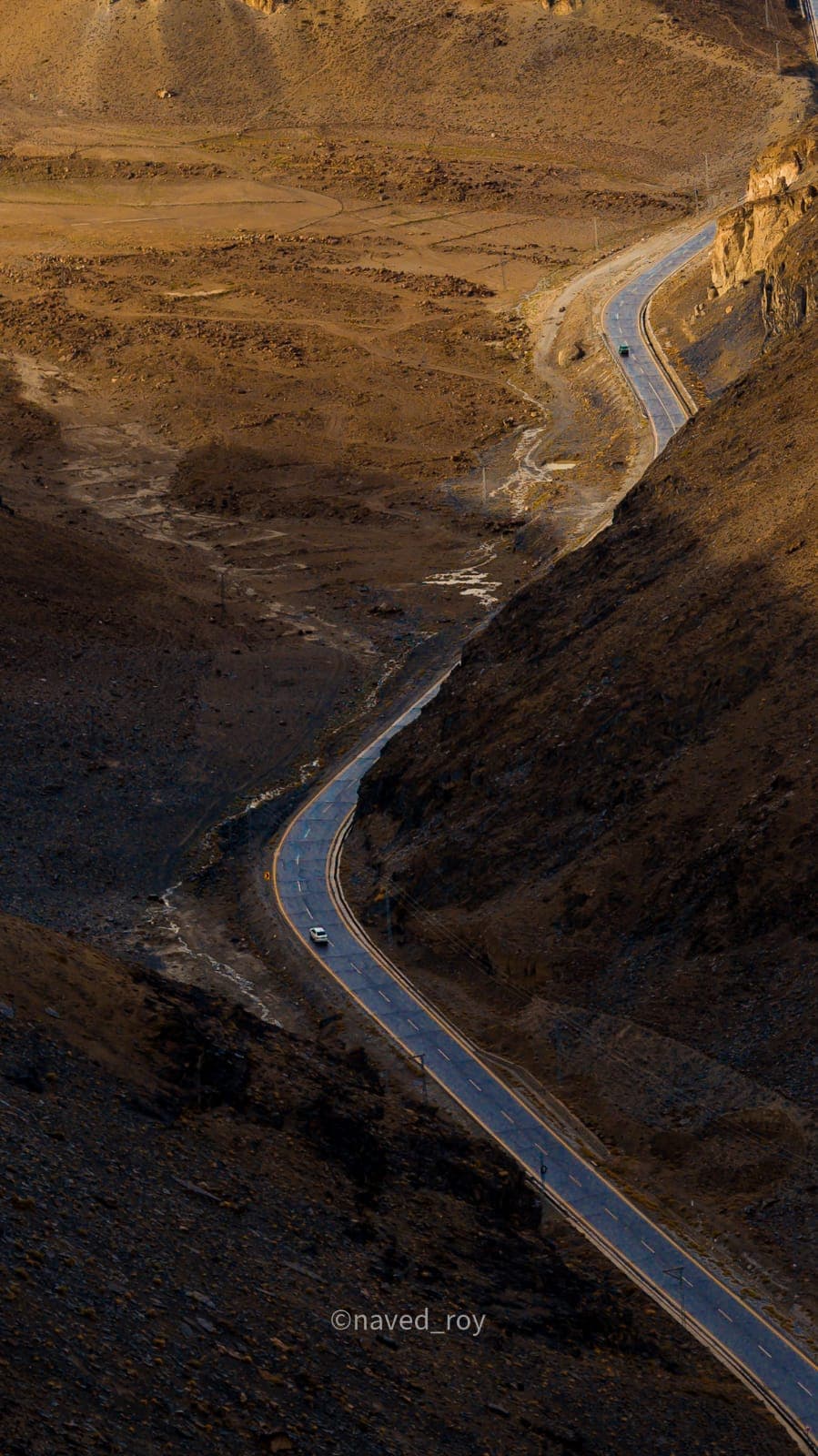 Khunjerab Pass border landscape